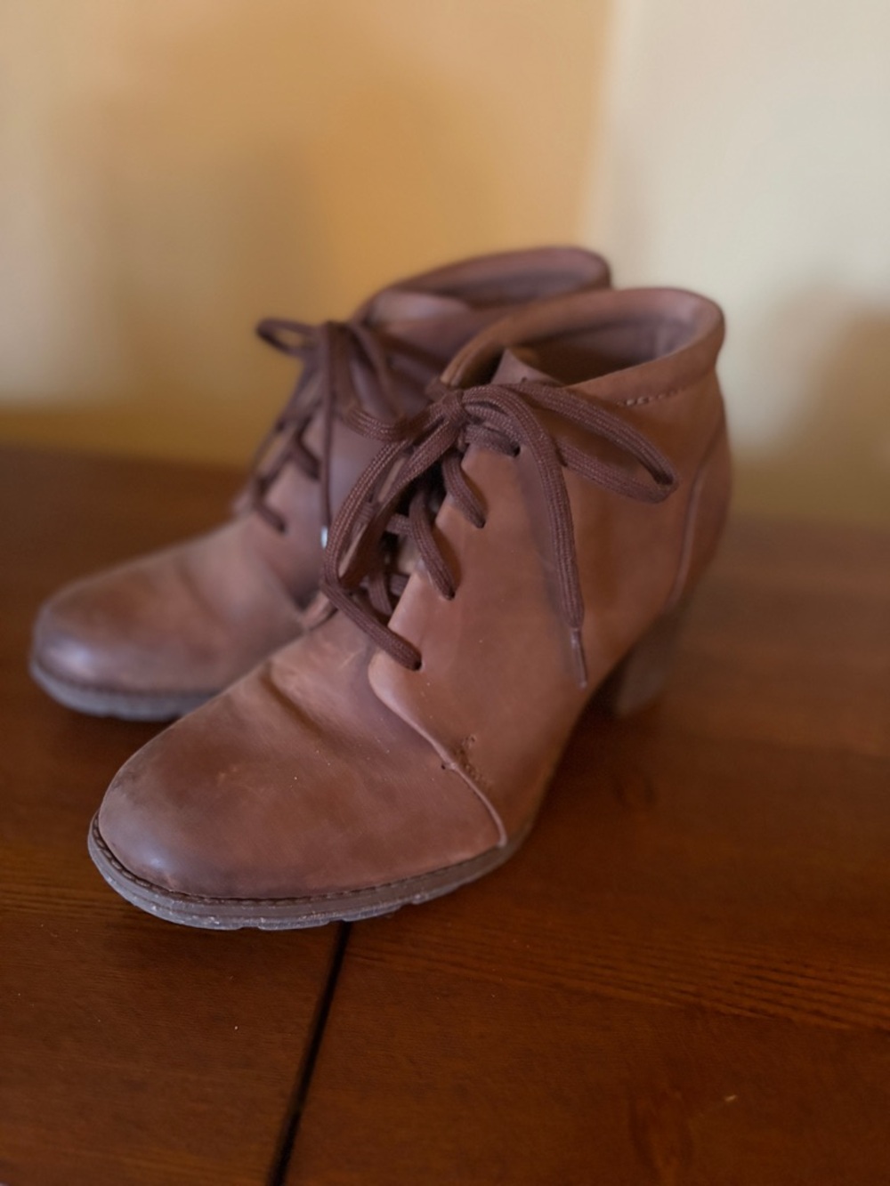 Clarks Women's Brown Leather Lace-Up Ankle Boots